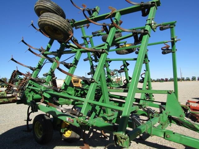  John Deere 980 Field Cultivator