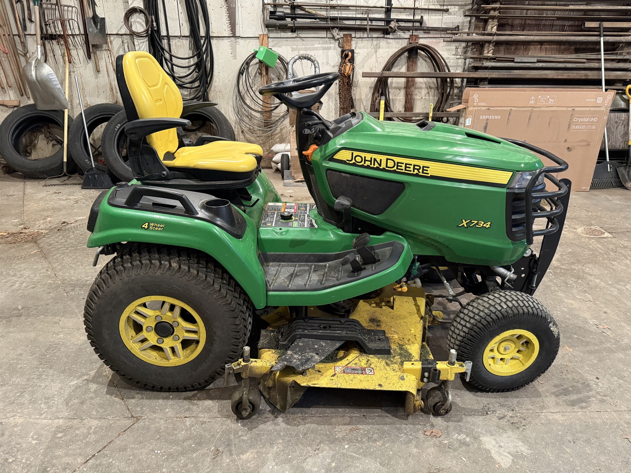 2019 John Deere X734 Lawn Mower