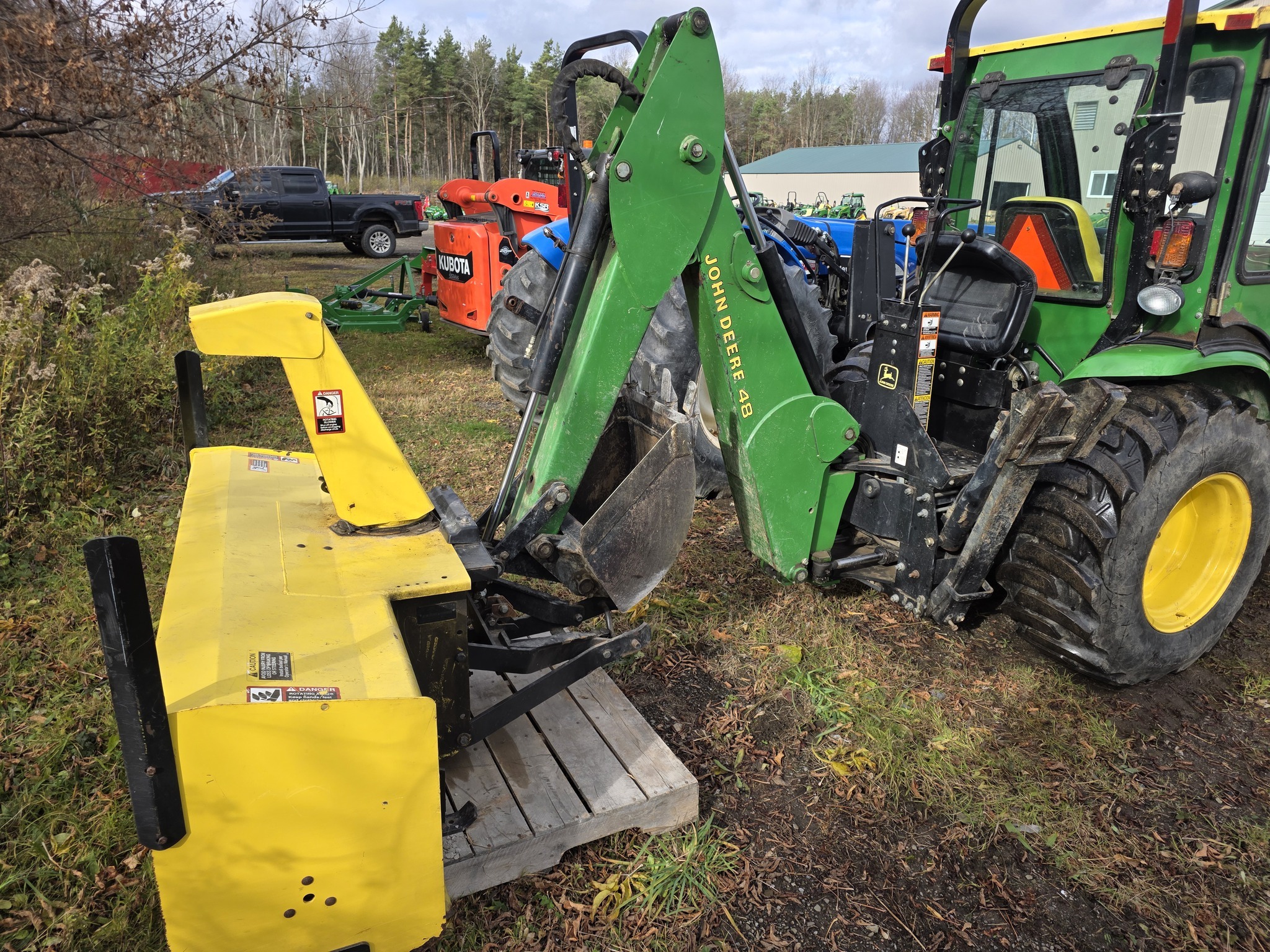 2009 John Deere 3320 Tractor