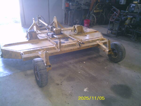 1990 Woods 121 Rotary Cutter