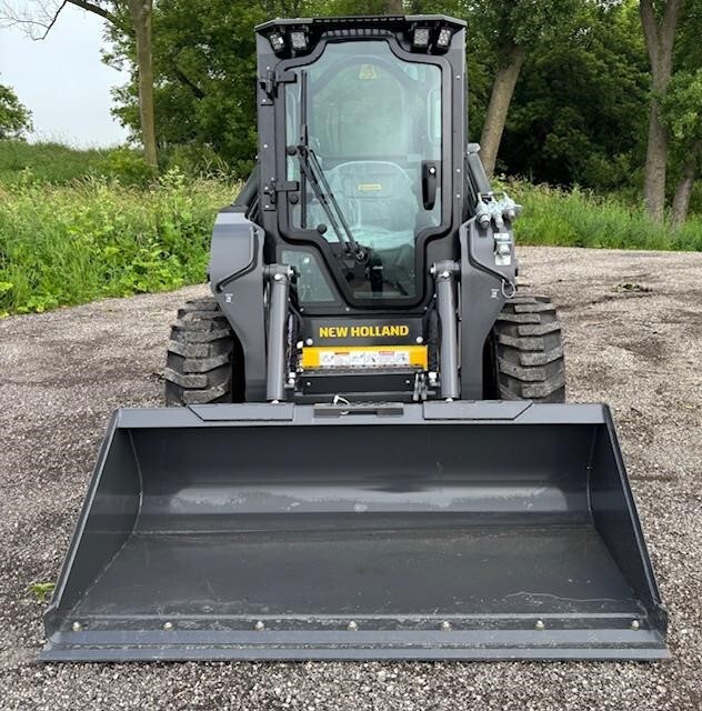 2024 New Holland L320 Skid Steer