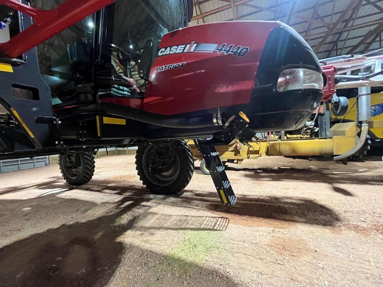 2020 Case IH Patriot 4440 Self-Propelled Sprayer