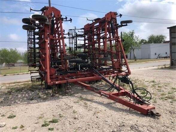 2010 Case IH Tigermate II Field Cultivator