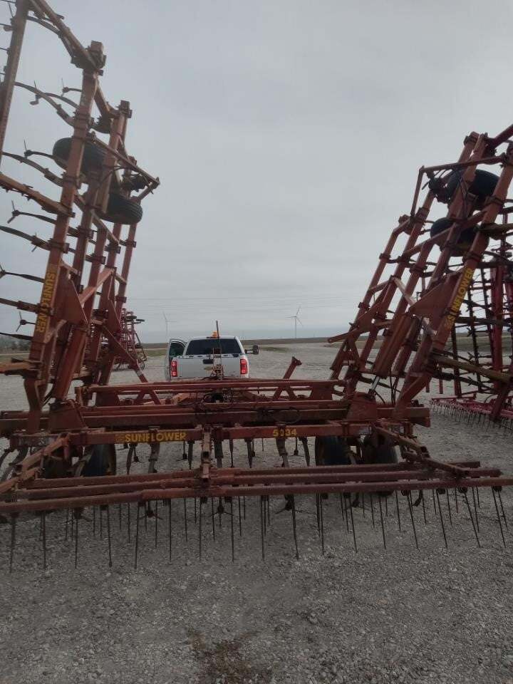  Sunflower 5034-37 Field Cultivator