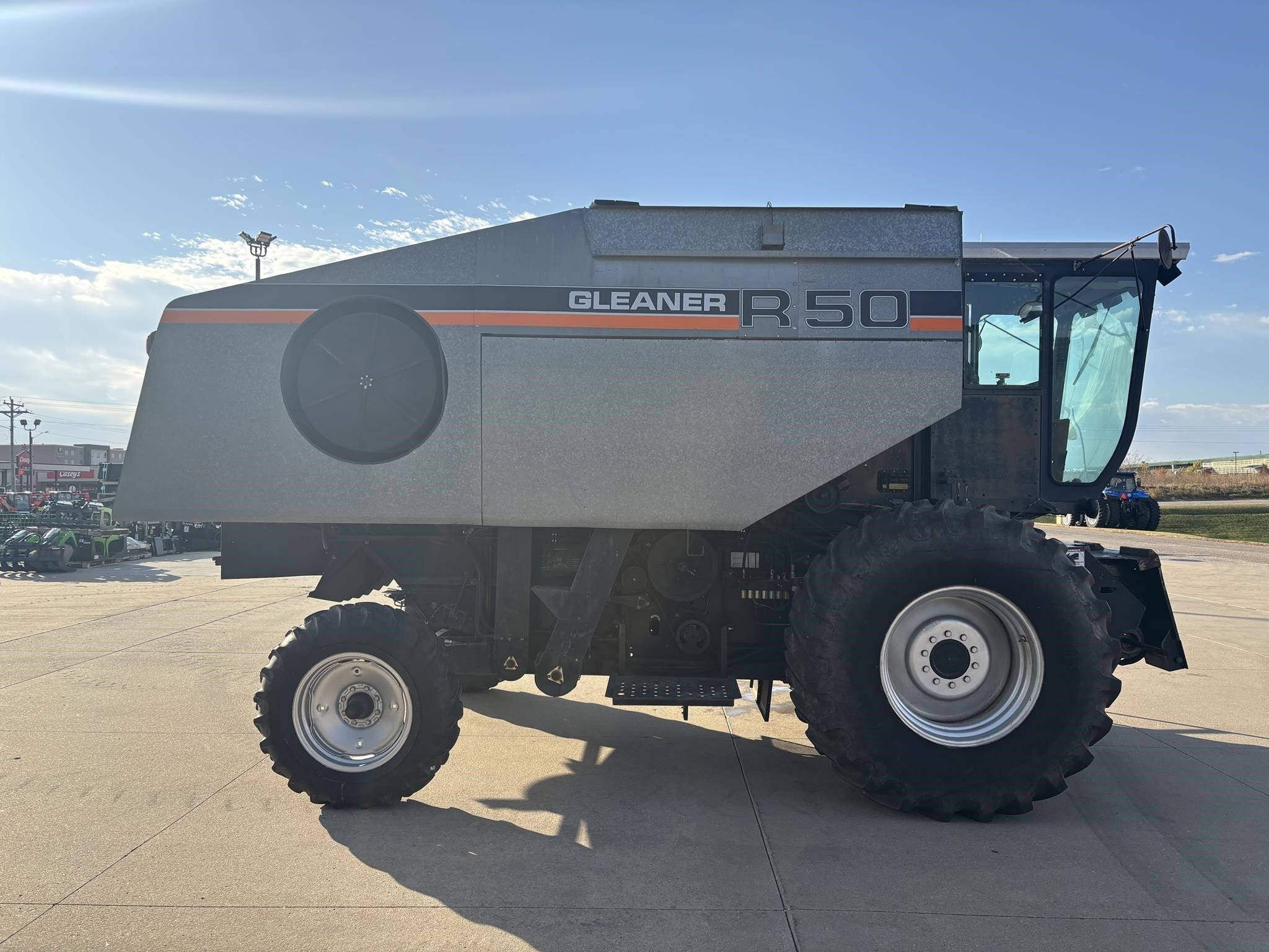 1989 Gleaner R50 Combine