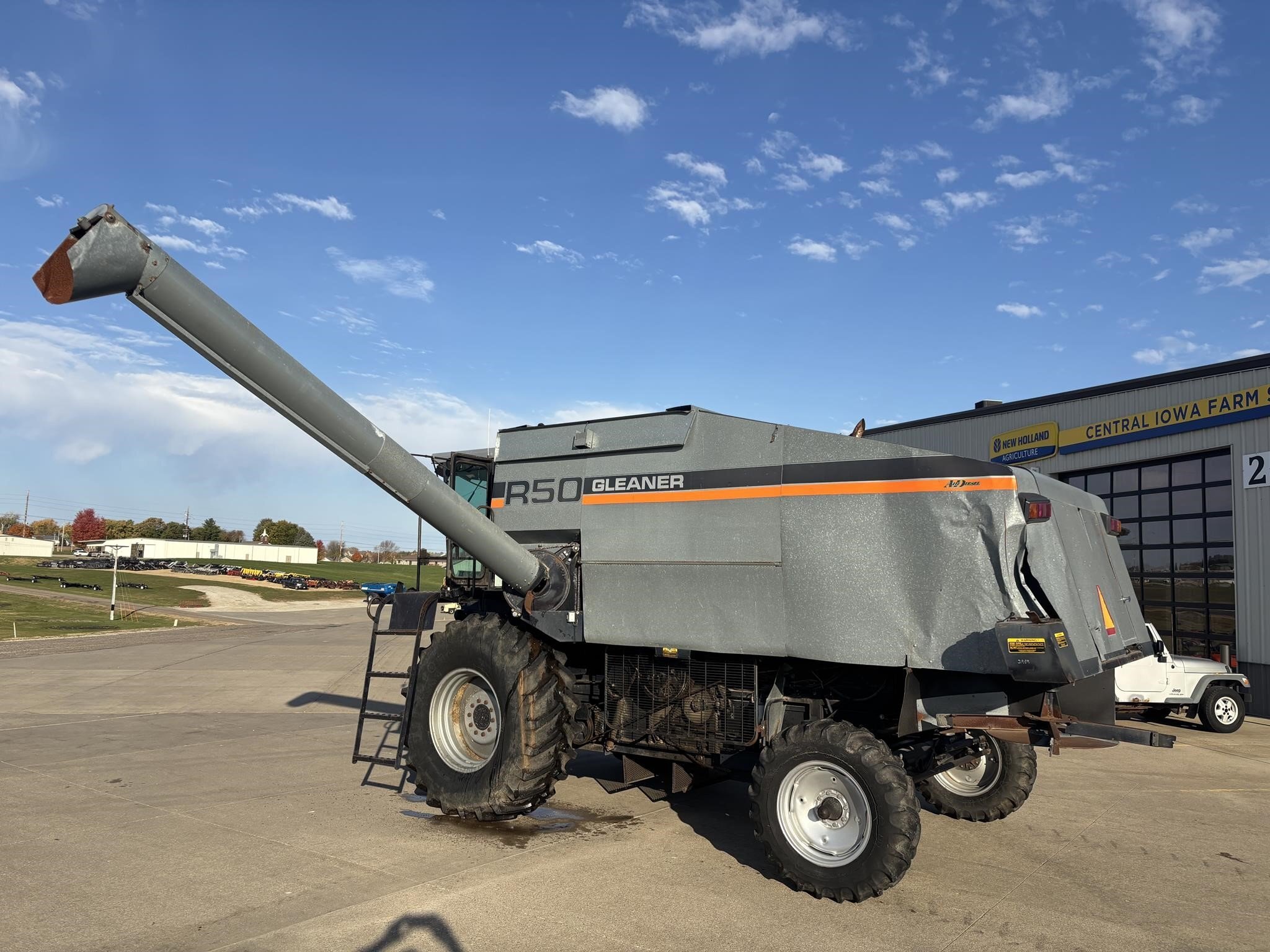 1989 Gleaner R50 Combine