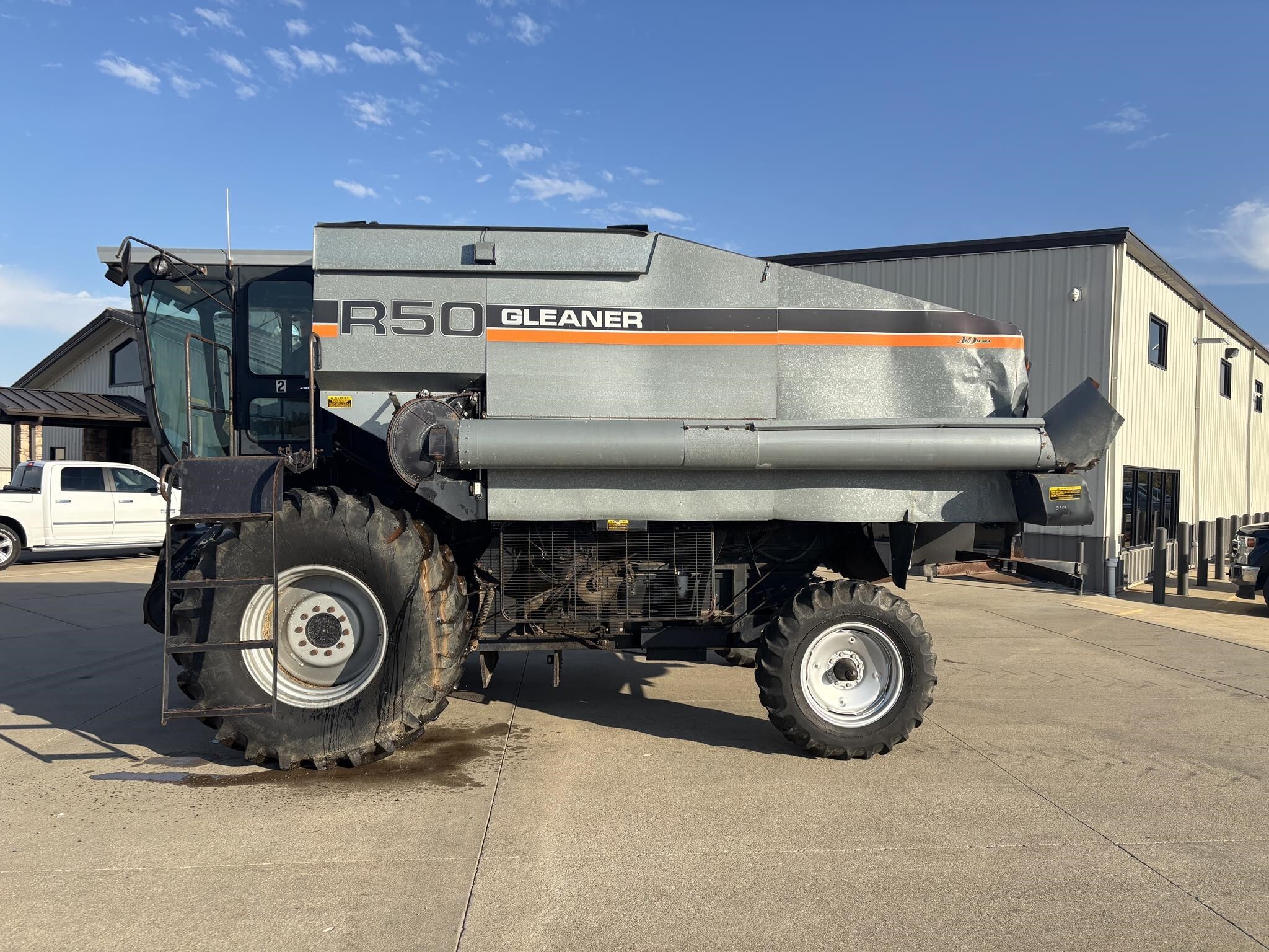1989 Gleaner R50 Combine
