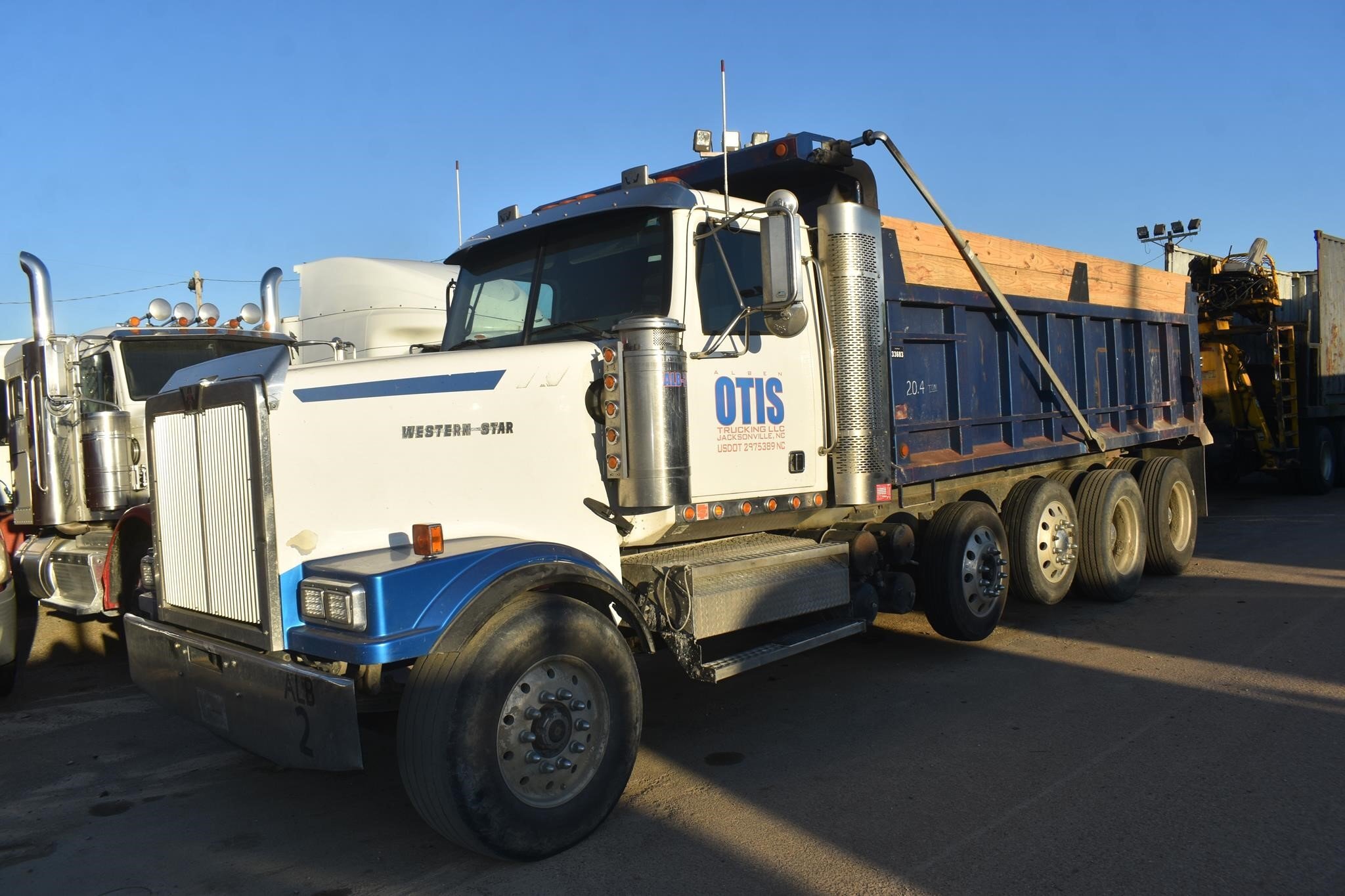 2007 Western Star 4900FA Semi Trucks/Trailer