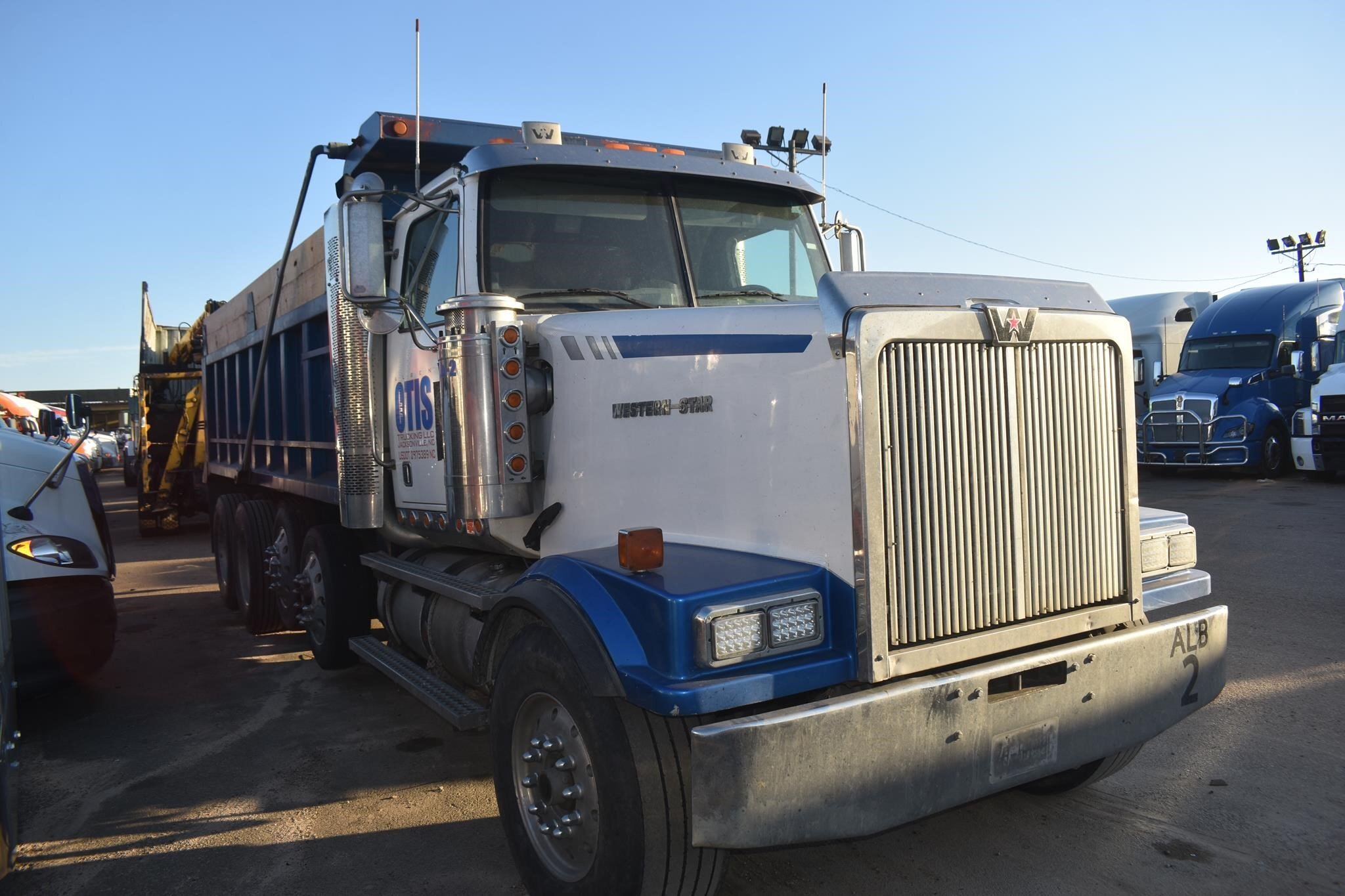 2007 Western Star 4900FA Semi Trucks/Trailer