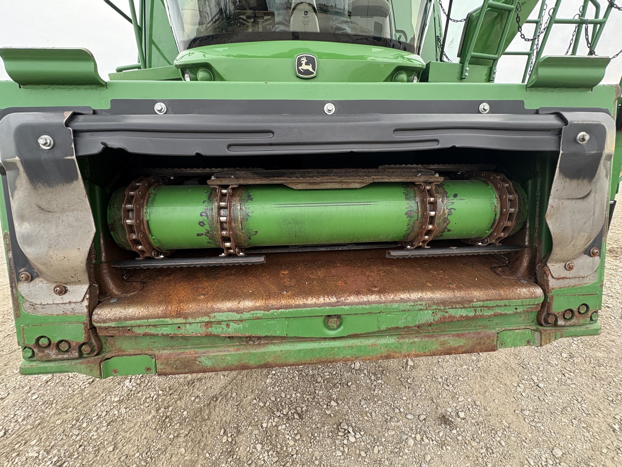 2015 John Deere S670 Combine