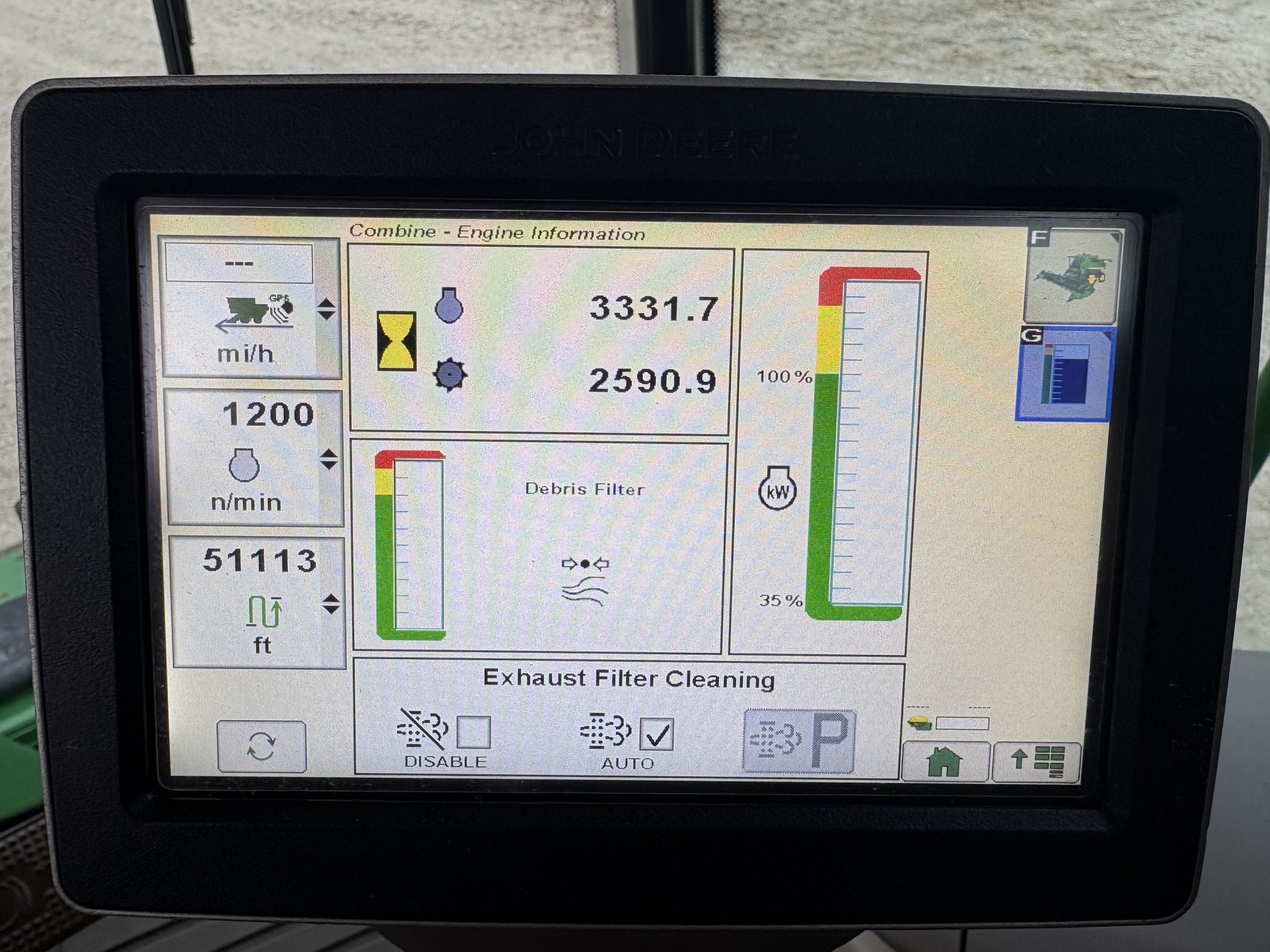 2015 John Deere S670 Combine