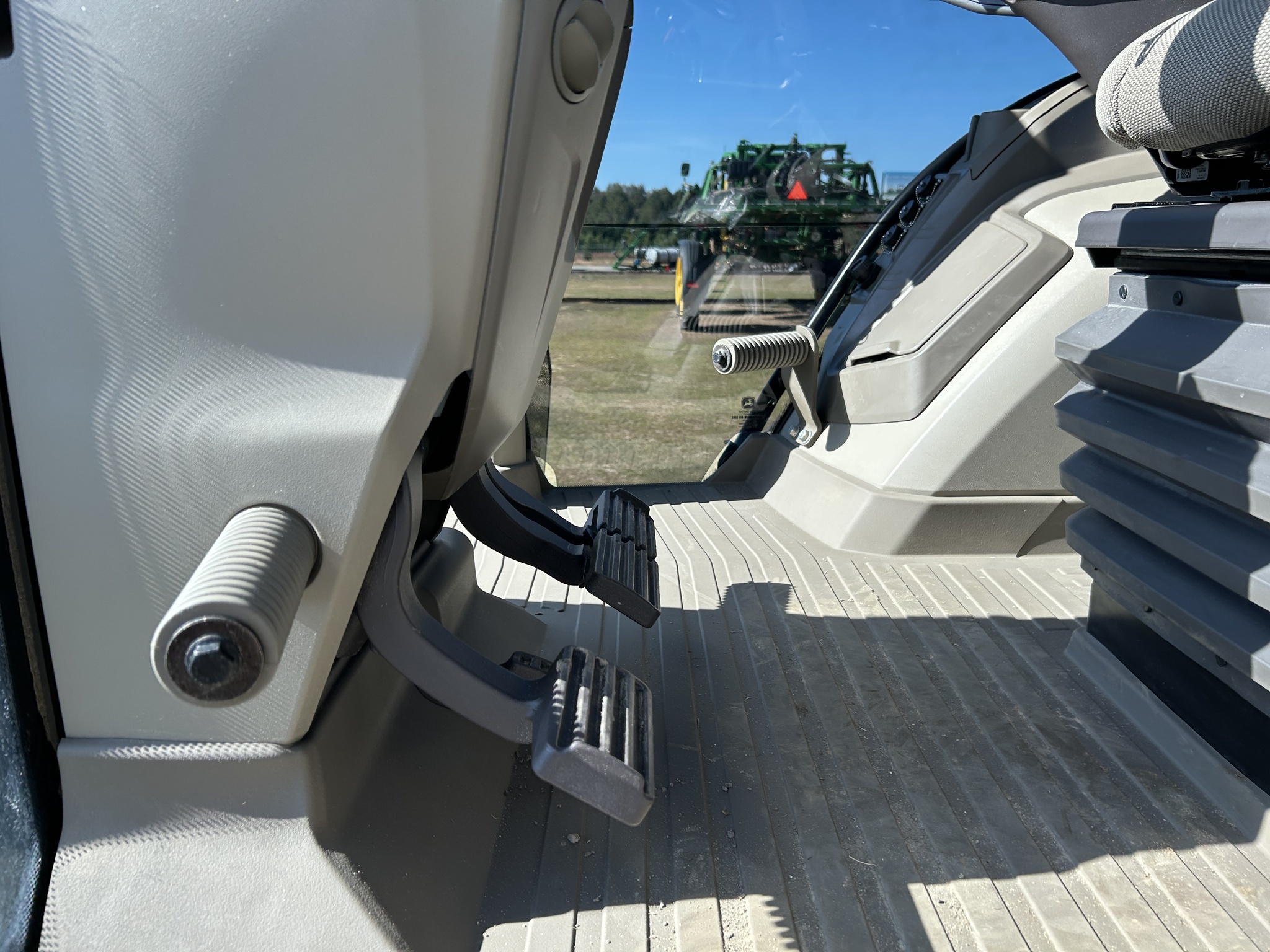 2023 John Deere 8R 310 Tractor