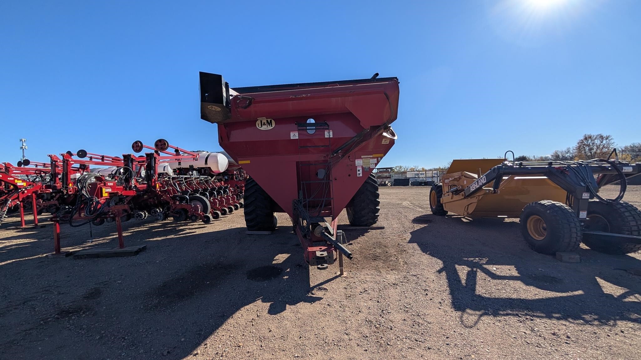 2008 J&M 875-18 Grain Cart