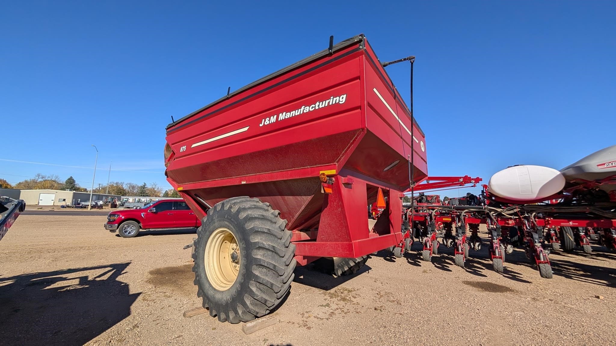 2008 J&M 875-18 Grain Cart