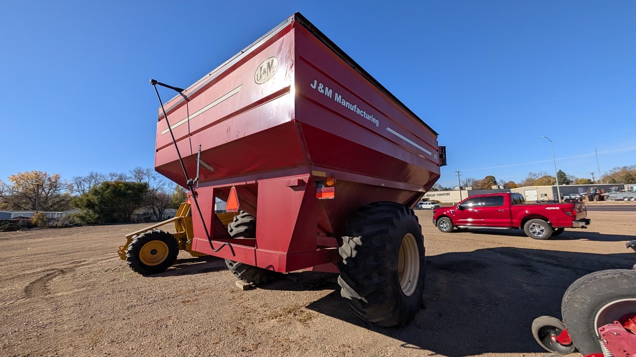 2008 J&M 875-18 Grain Cart