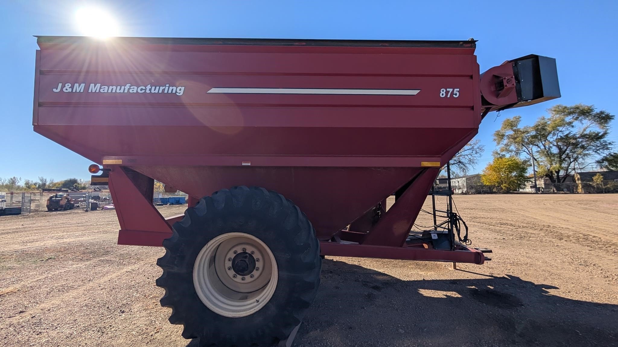 2008 J&M 875-18 Grain Cart