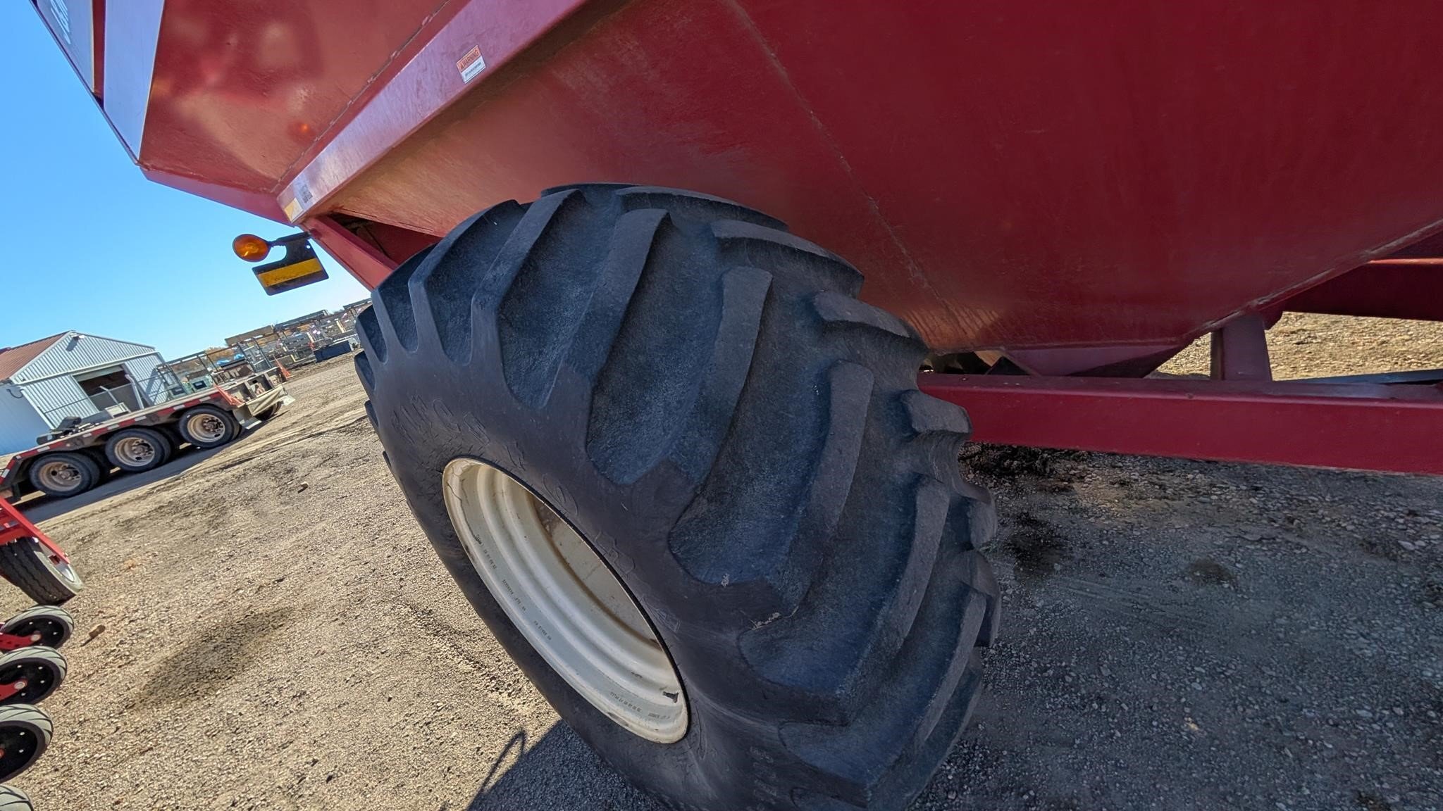 2008 J&M 875-18 Grain Cart
