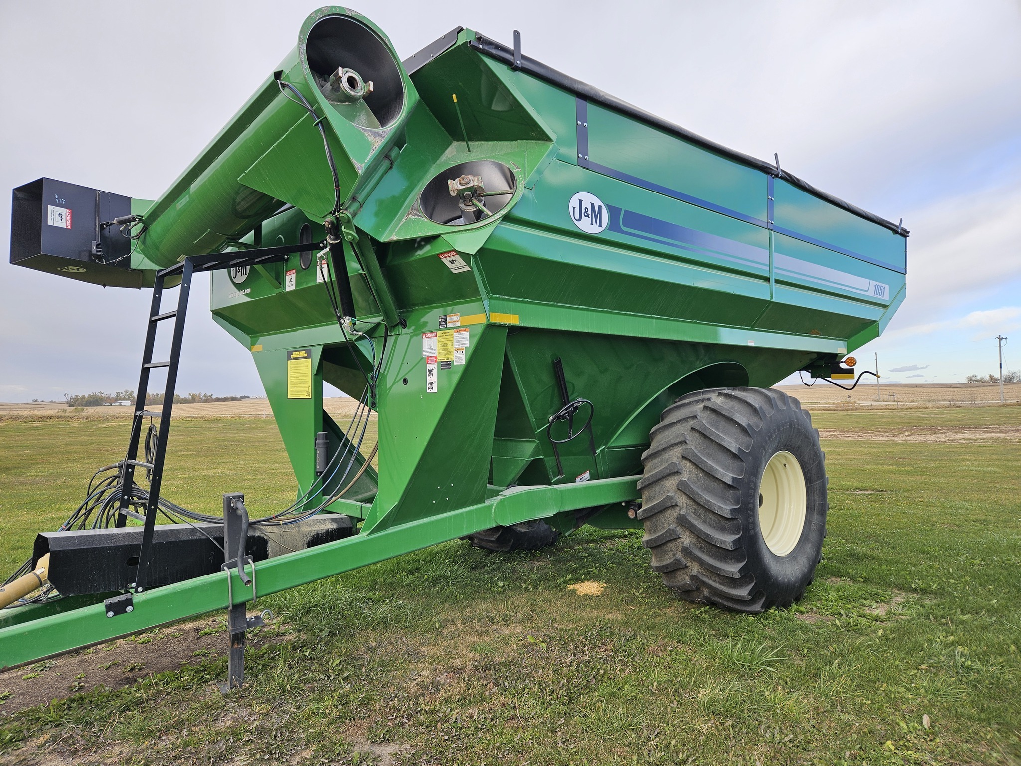 2016 J&M 1051 Grain Cart