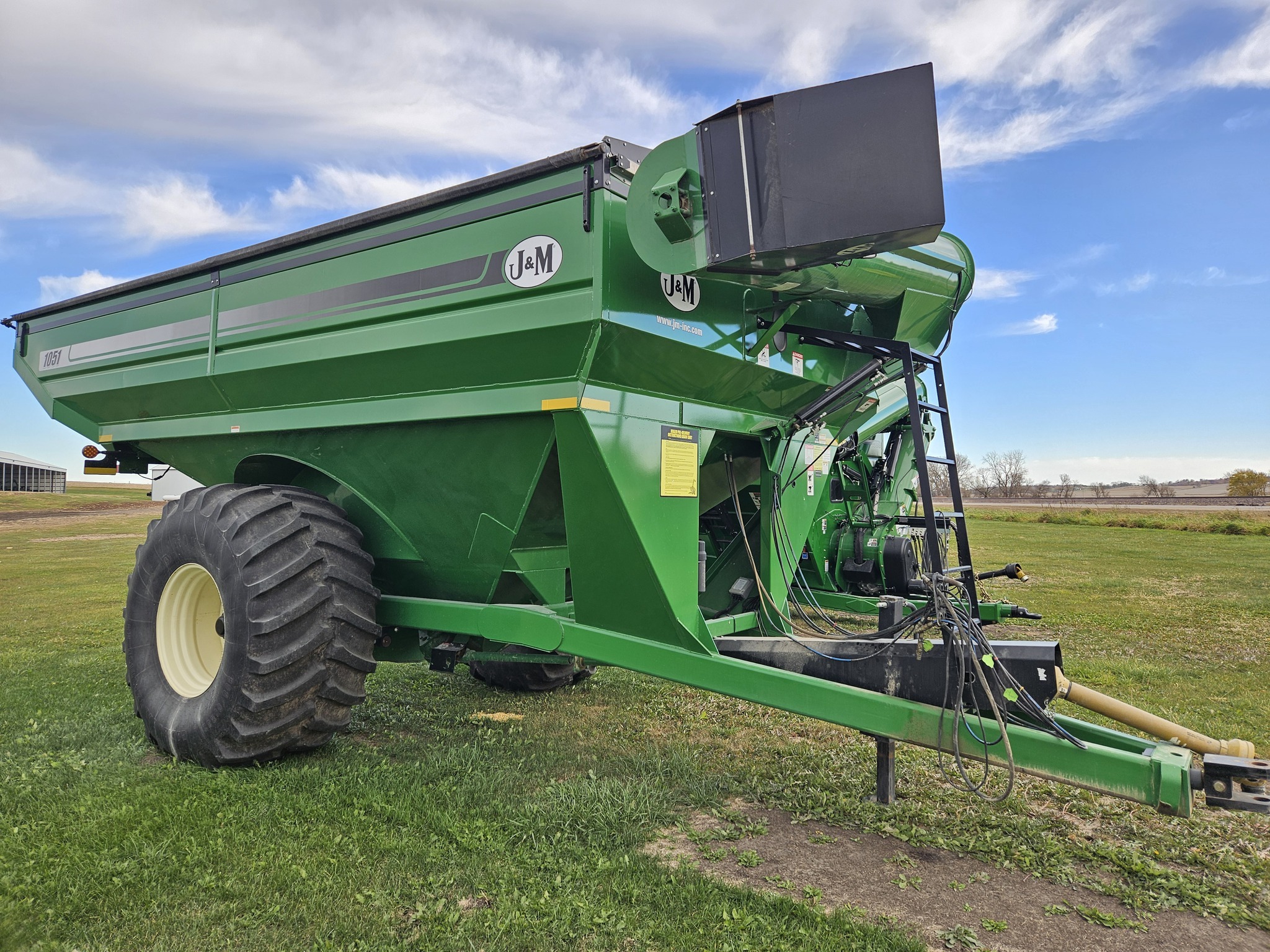 2016 J&M 1051 Grain Cart