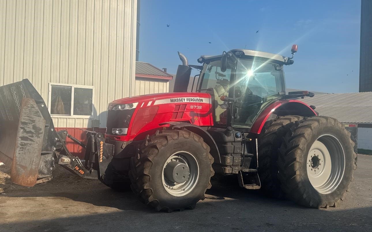 2015 Massey Ferguson 8732 Tractor
