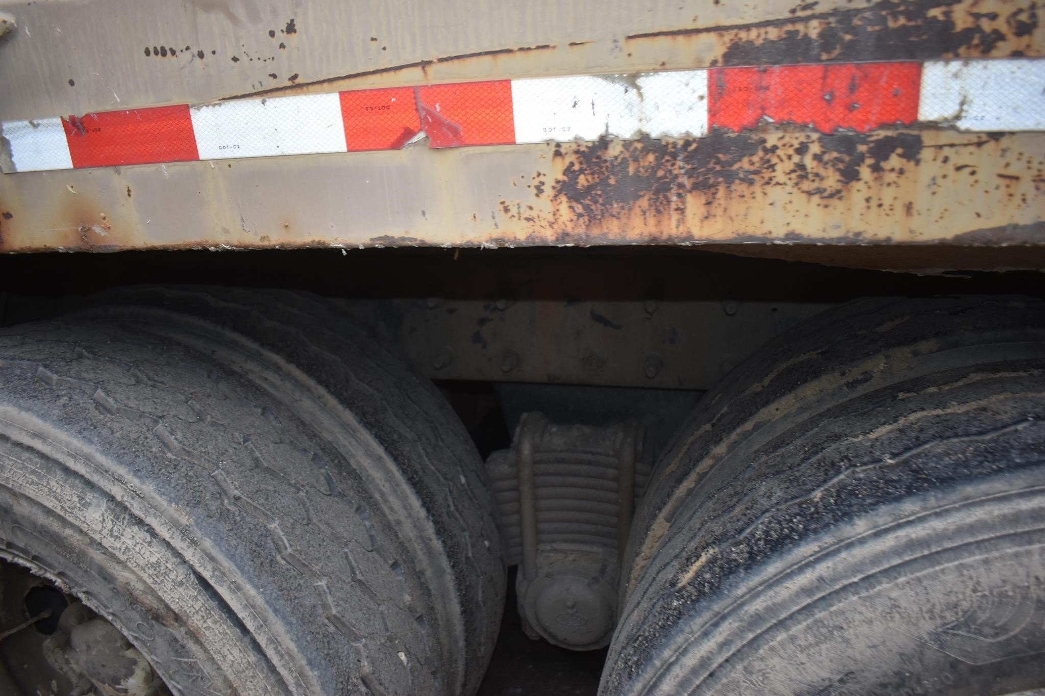 2007 Mack MR688S Semi Trucks/Trailer