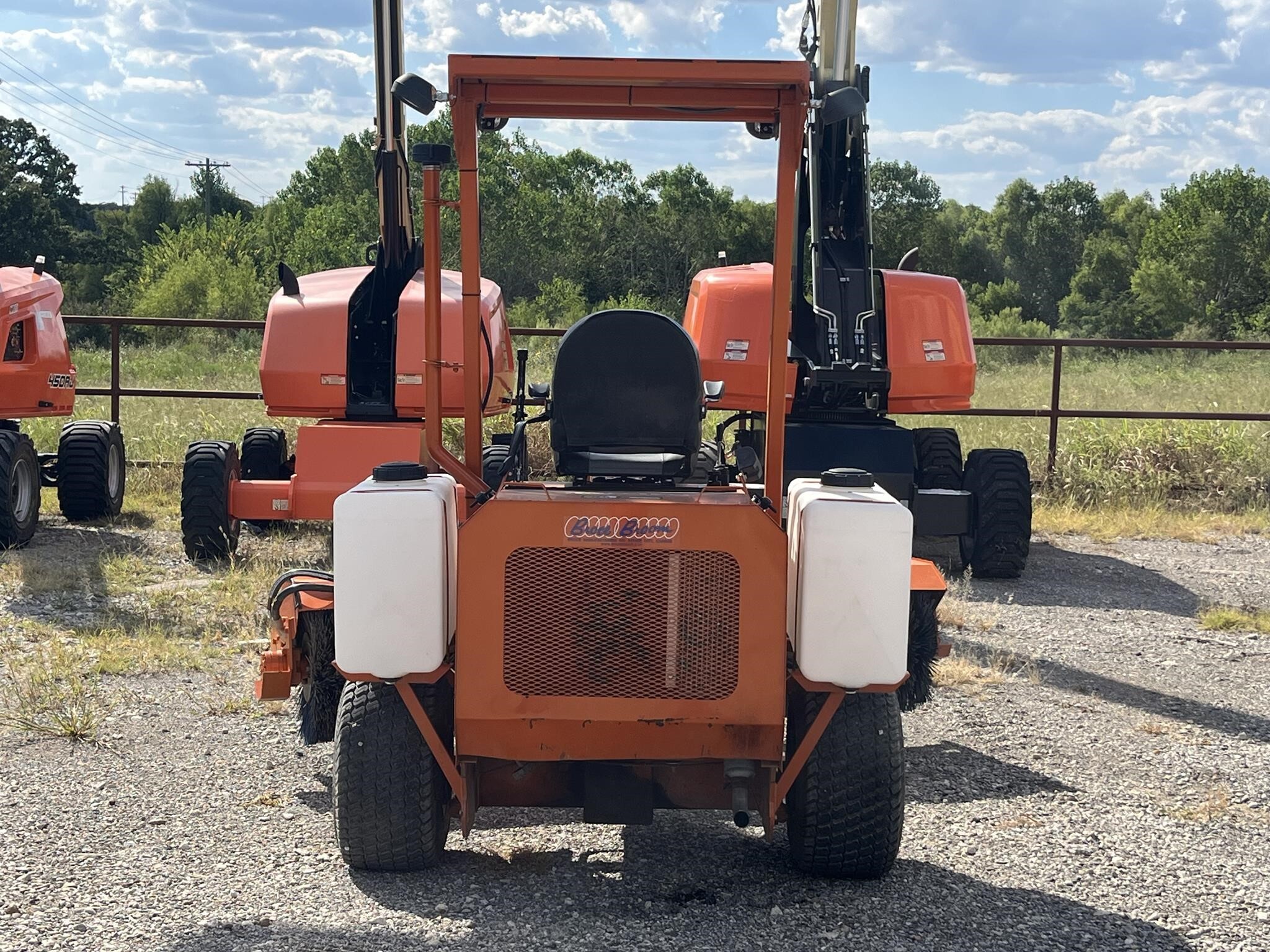 2024 Broce BB250B Compacting and Paving