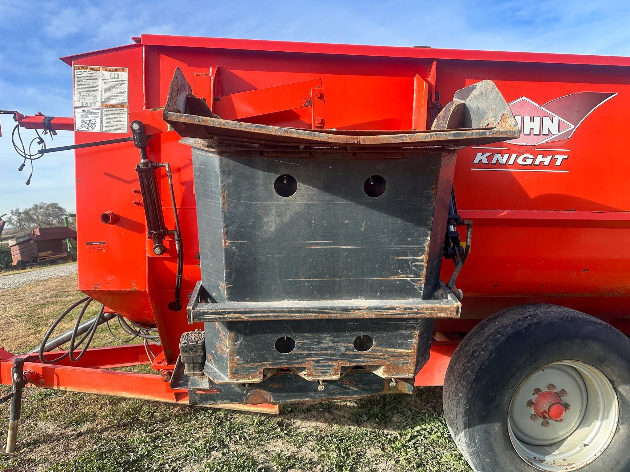 2014 Kuhn Knight 3130 Grinders and Mixer