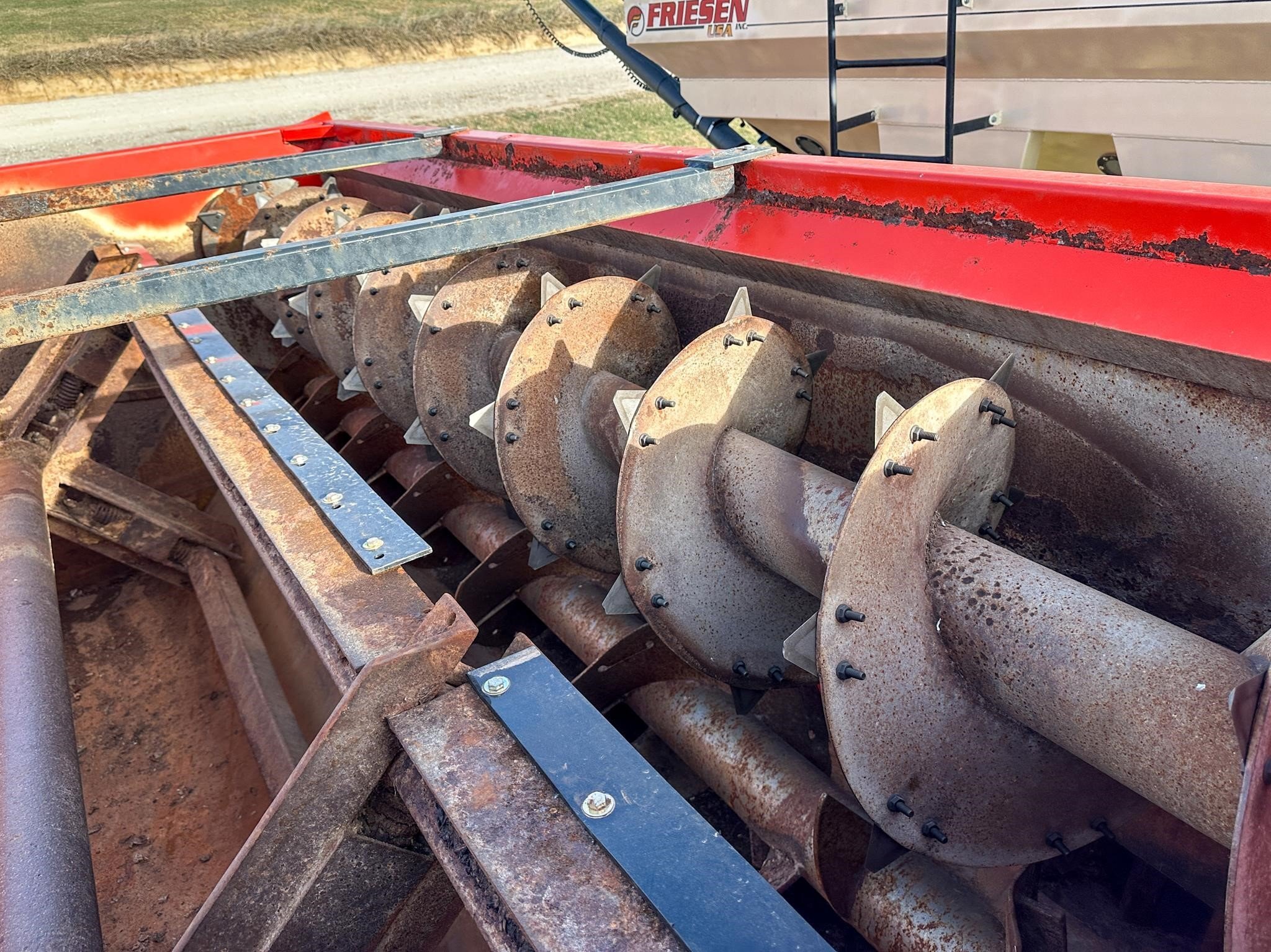 2014 Kuhn Knight 3130 Grinders and Mixer