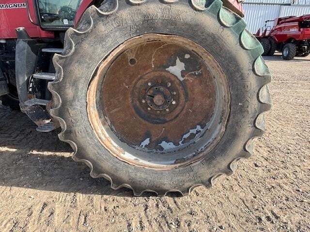2011 Case IH Magnum 275 Tractor