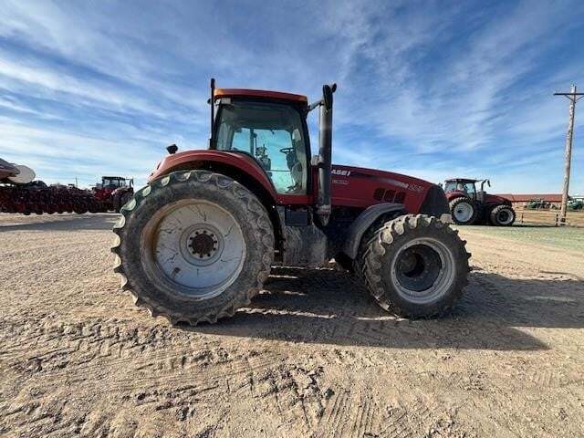 2011 Case IH Magnum 275 Tractor
