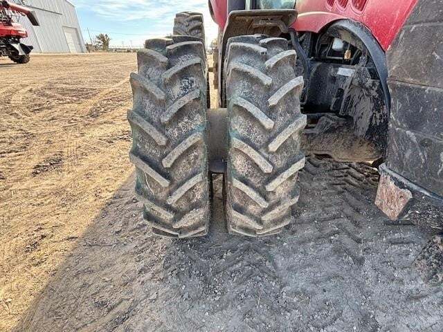 2011 Case IH Magnum 275 Tractor
