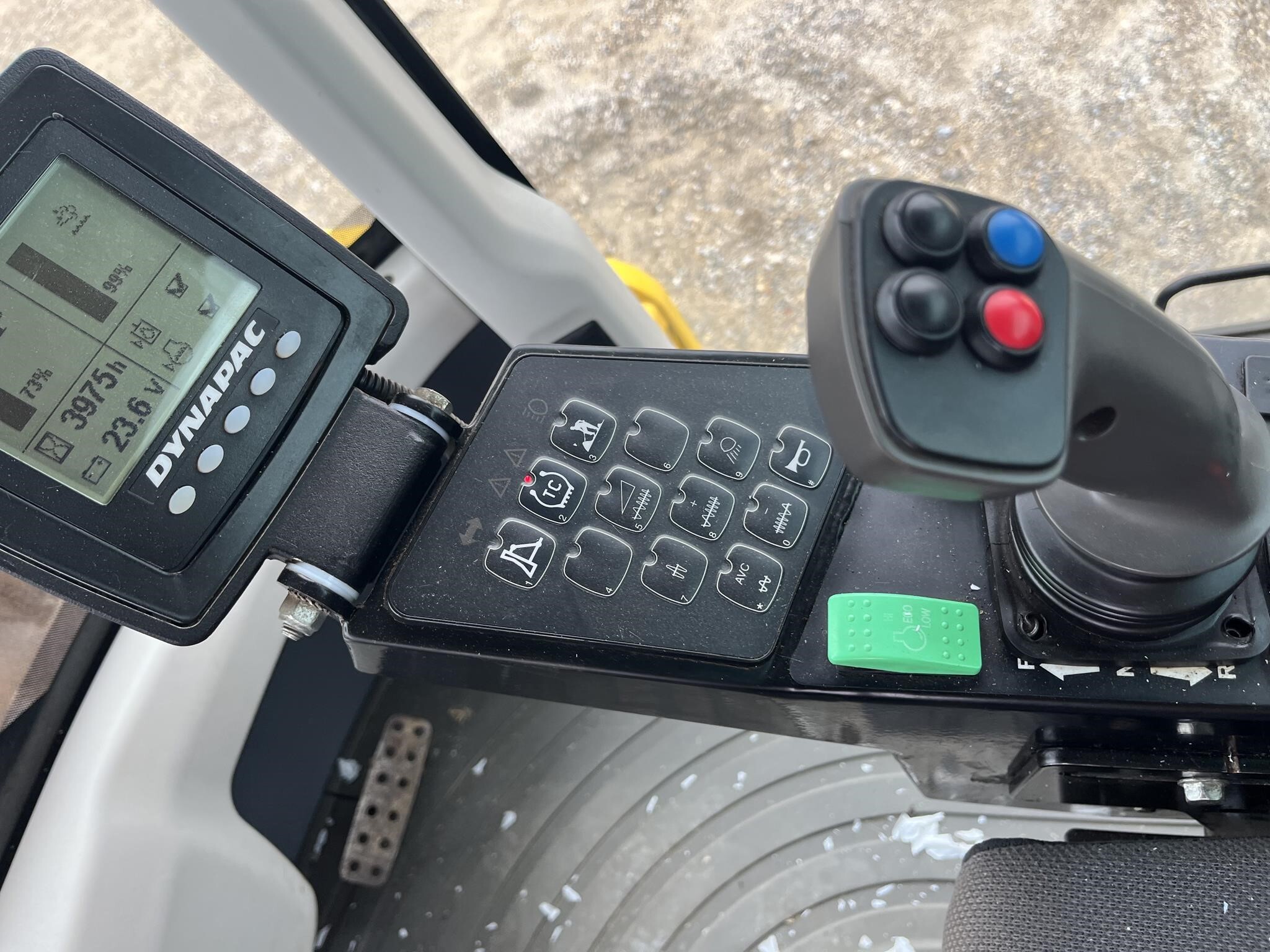 2017 Dynapac CA3500D Compacting and Paving