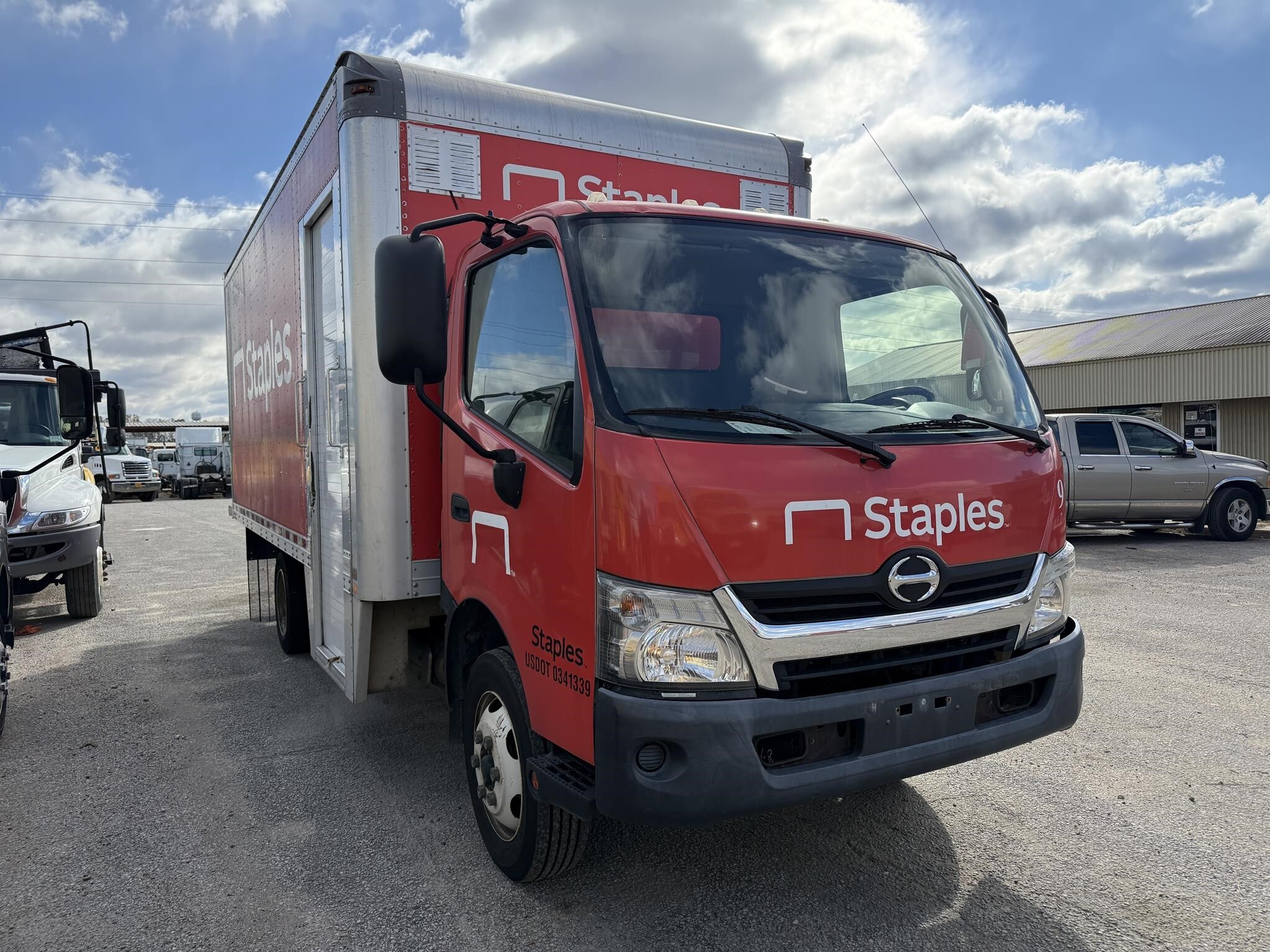2018 Hino 195 Box Trucks/Trailer