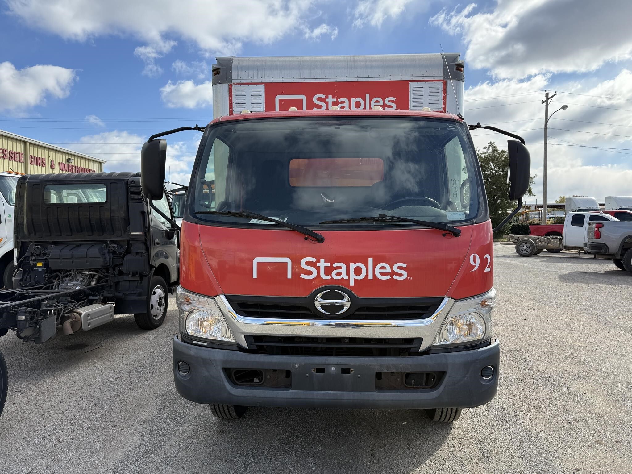 2018 Hino 195 Box Trucks/Trailer