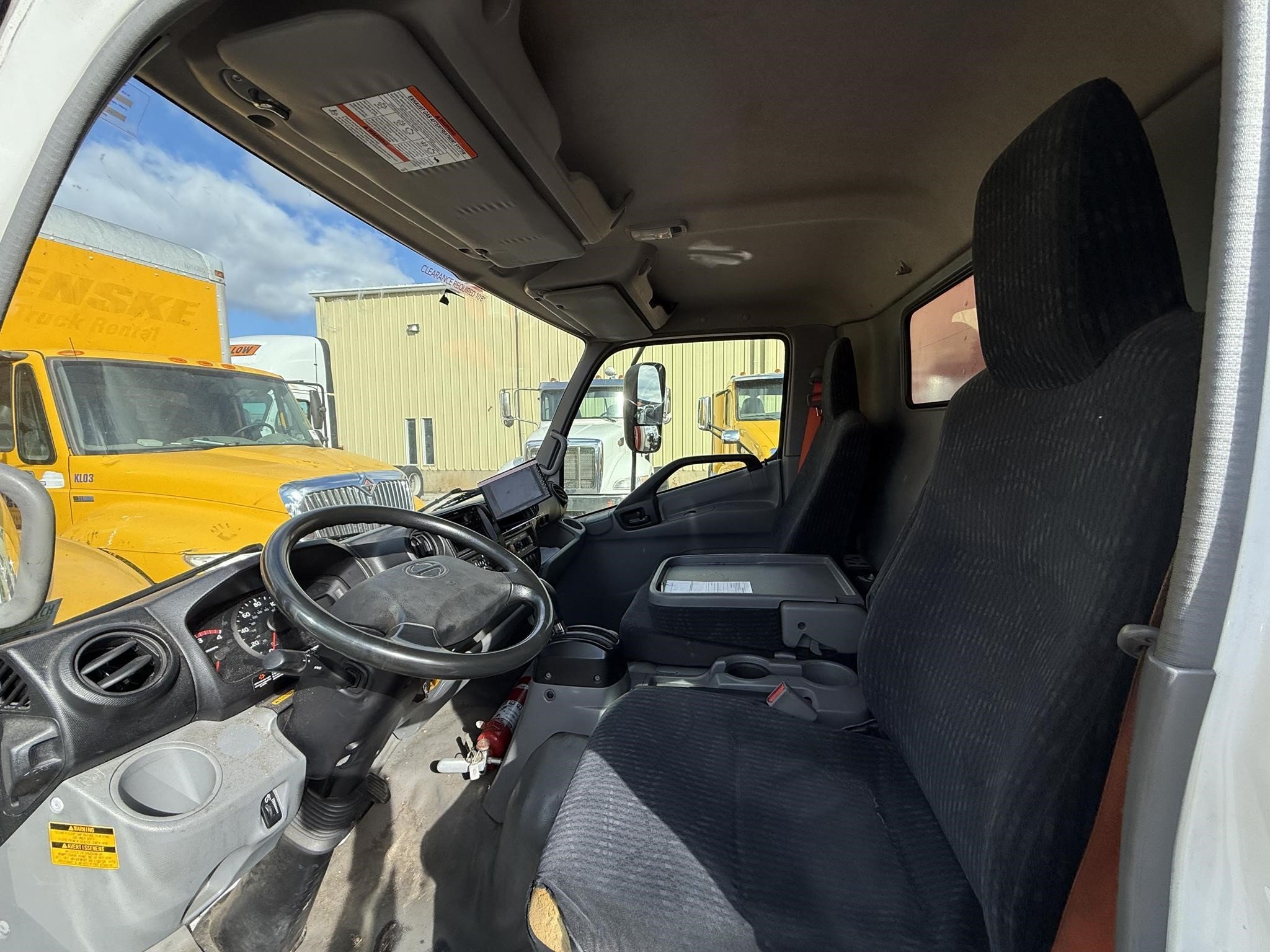 2018 Hino 195 Box Trucks/Trailer