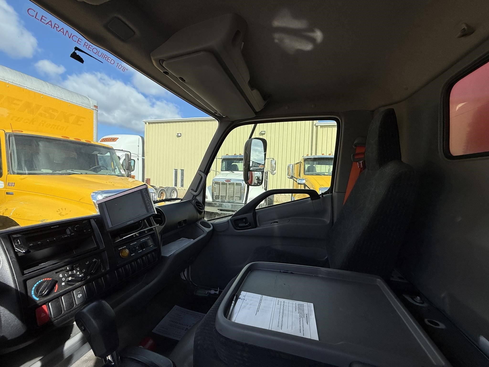 2018 Hino 195 Box Trucks/Trailer