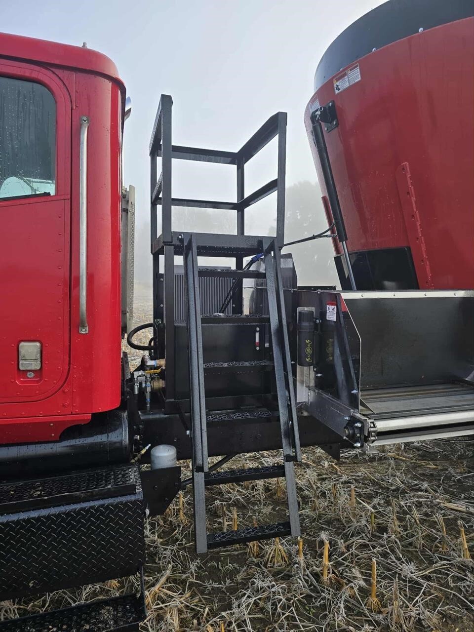 2025 Cloverdale 1100T Feed Wagon