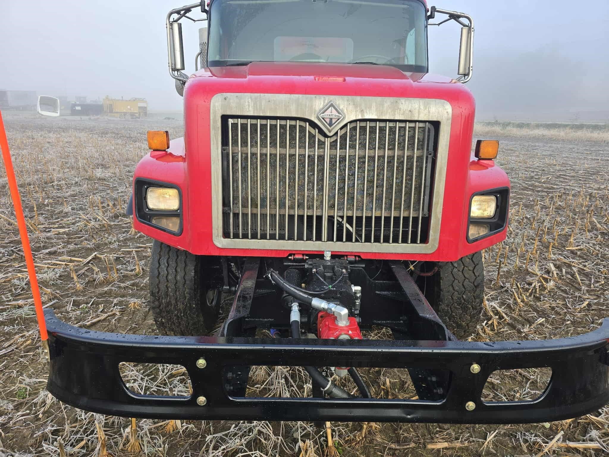 2025 Cloverdale 1100T Feed Wagon
