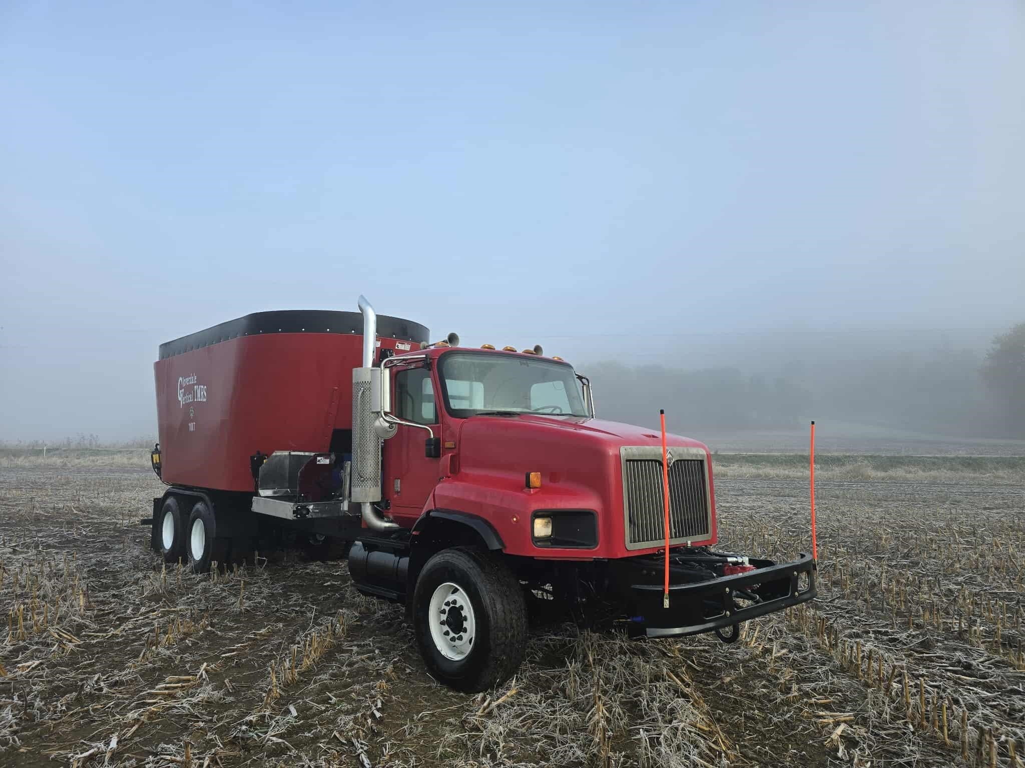 2025 Cloverdale 1100T Feed Wagon