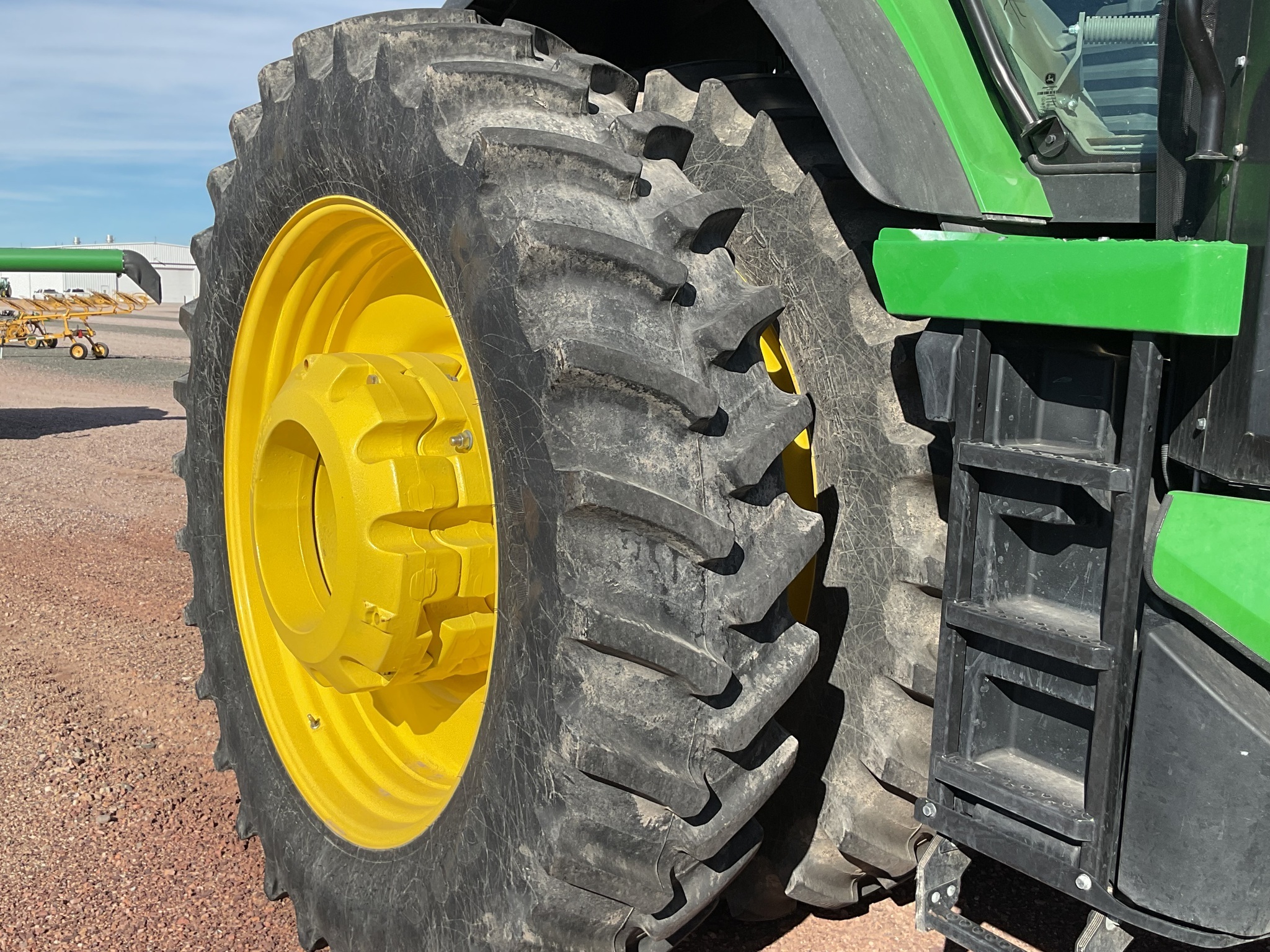 2023 John Deere 8R 370 Tractor