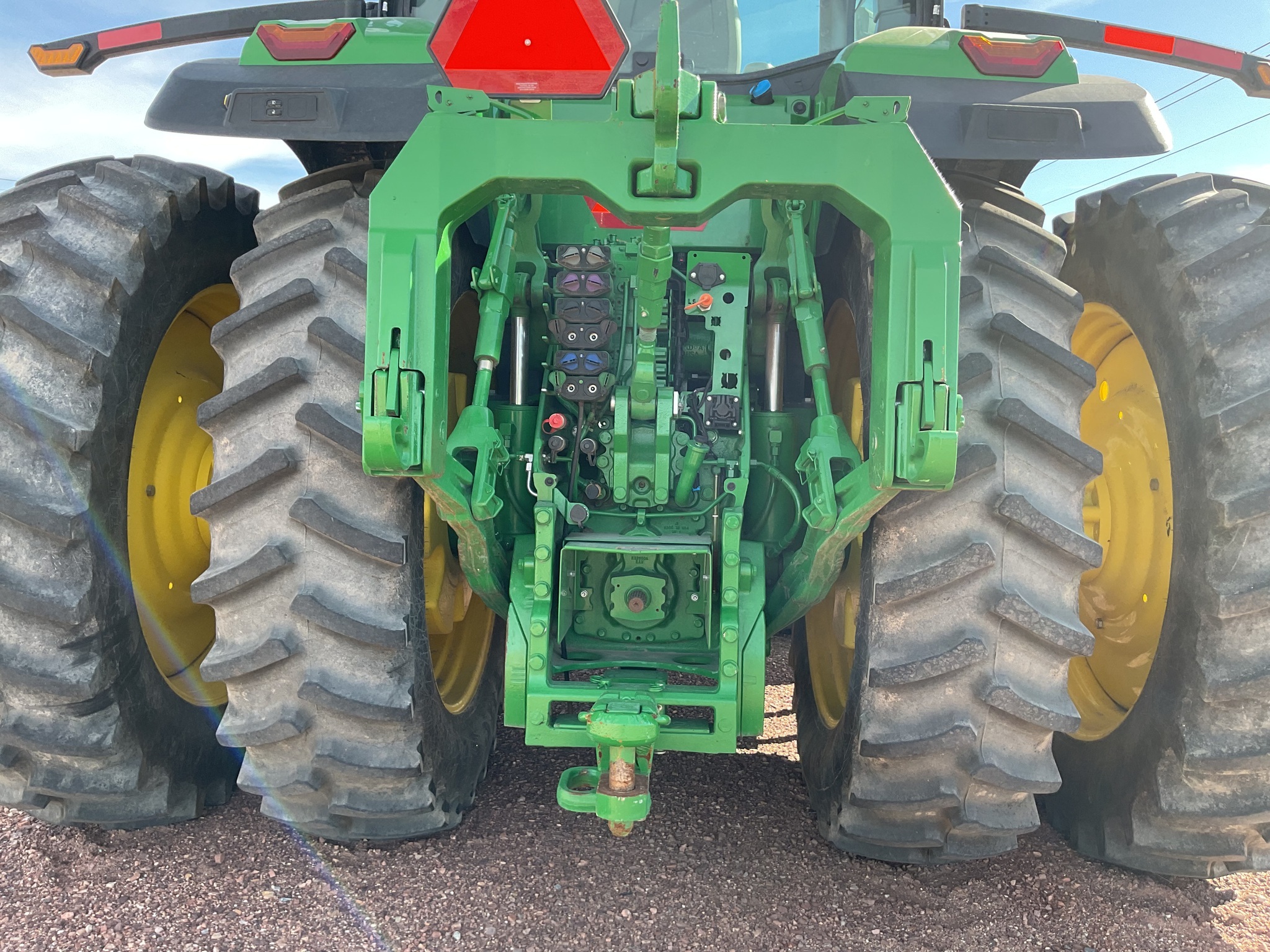 2023 John Deere 8R 370 Tractor