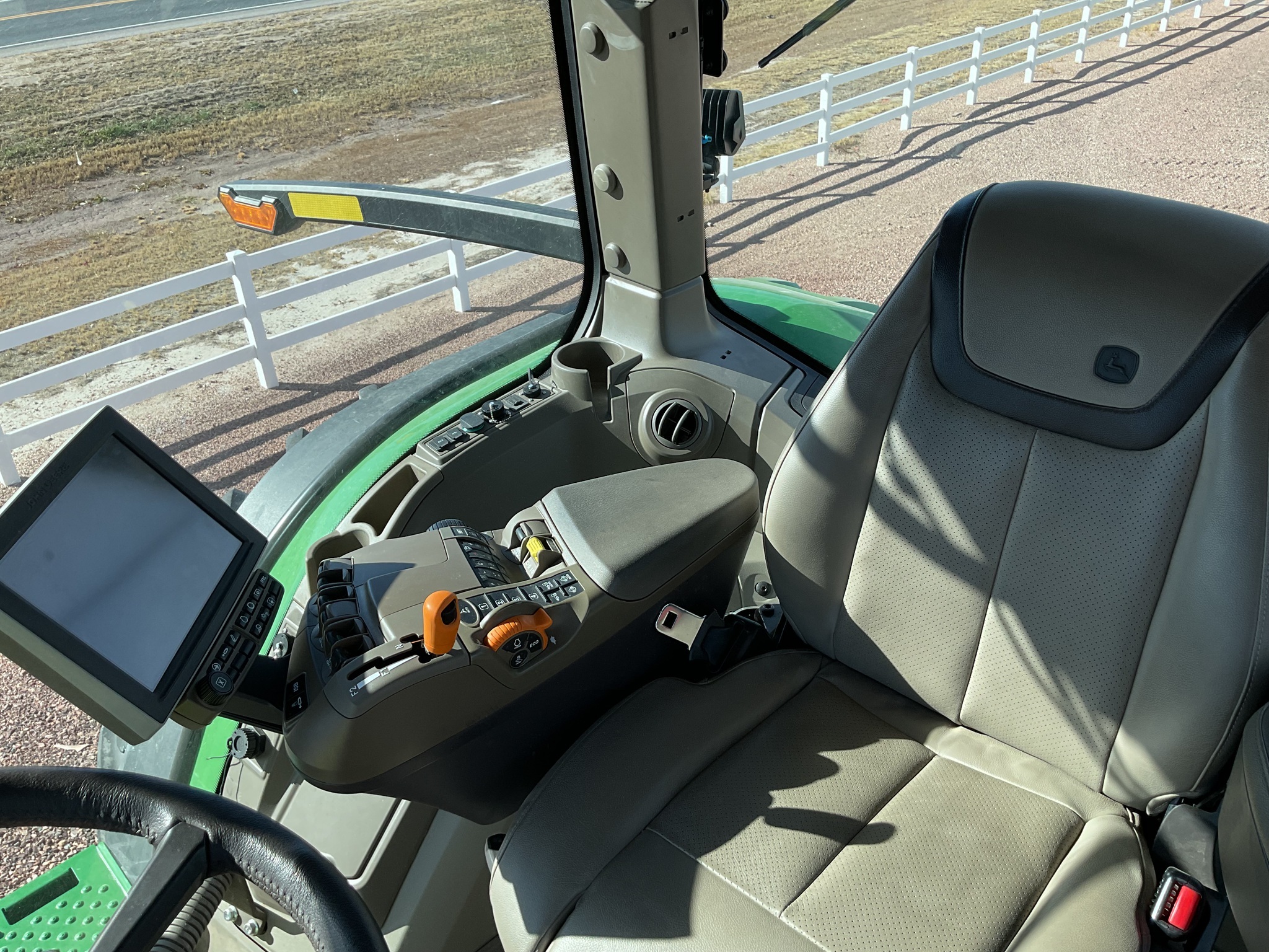 2023 John Deere 8R 370 Tractor