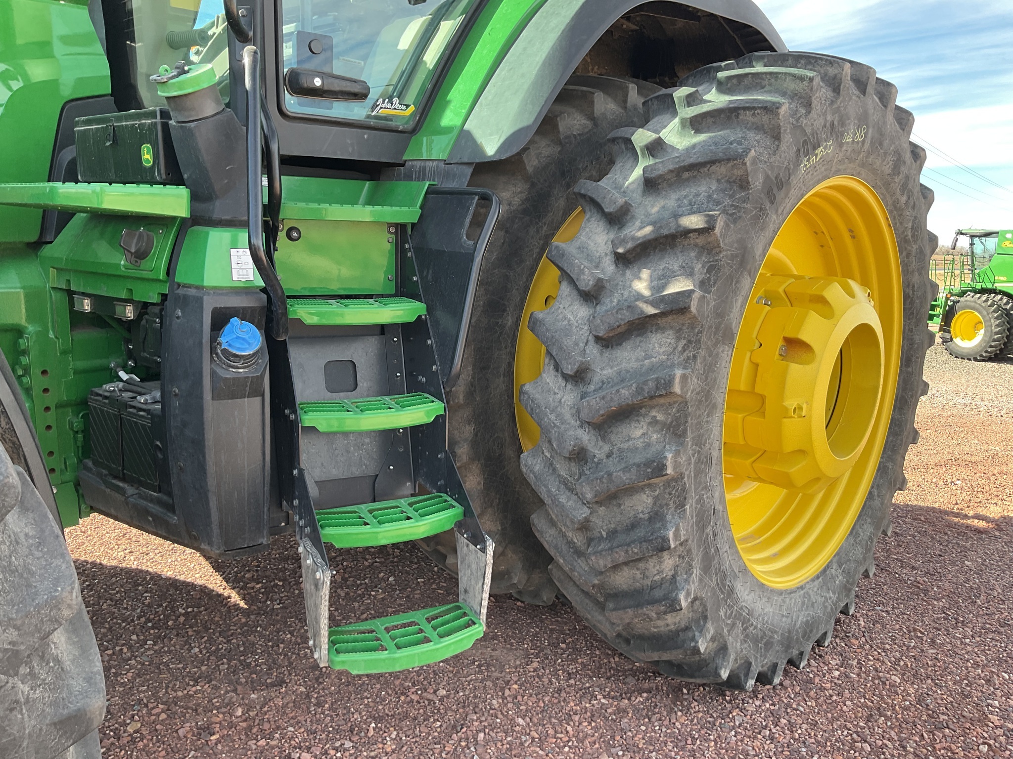 2023 John Deere 8R 370 Tractor