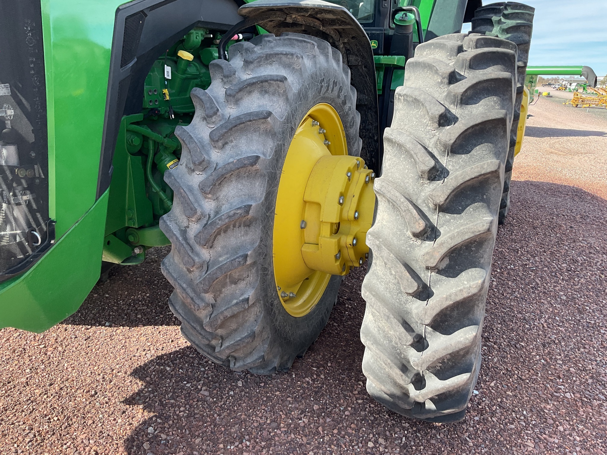 2023 John Deere 8R 370 Tractor