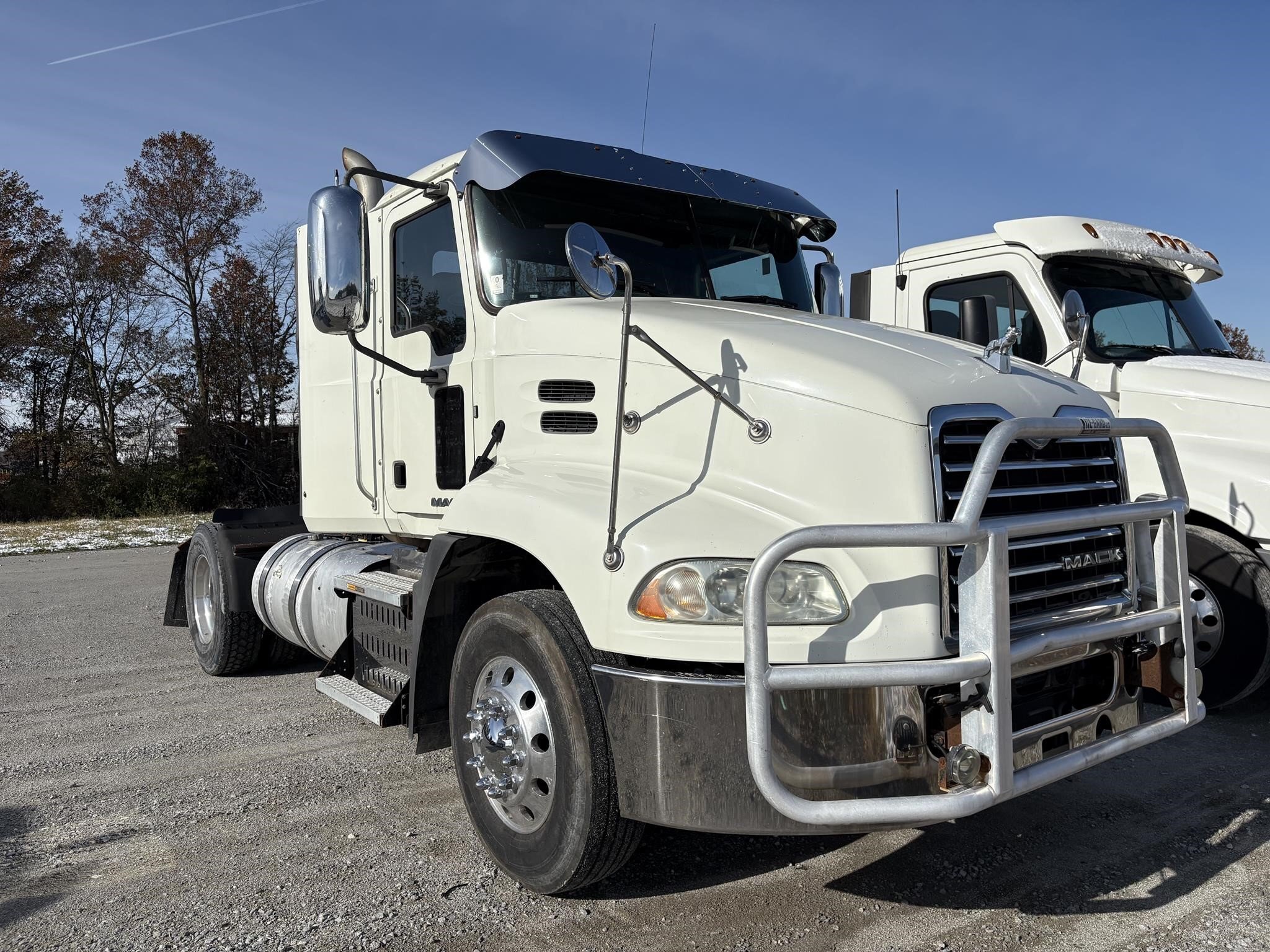 2015 Mack Pinnacle CXU612 Semi Trucks/Trailer