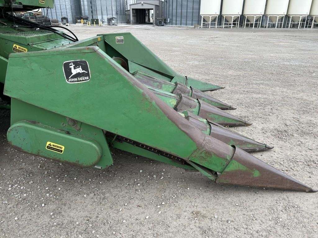  John Deere 443 Corn Head