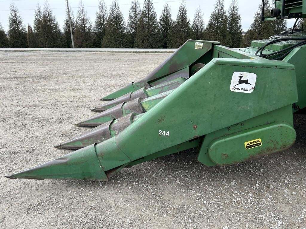  John Deere 443 Corn Head