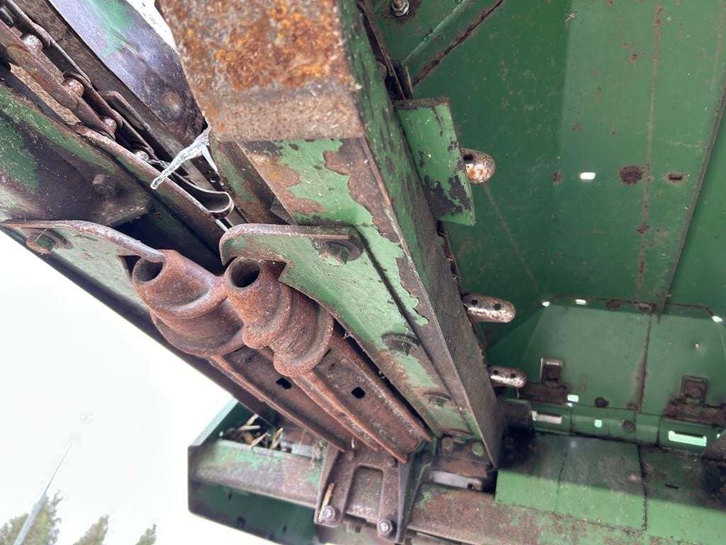  John Deere 443 Corn Head