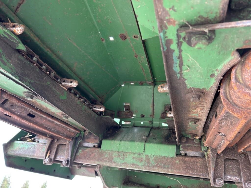  John Deere 443 Corn Head