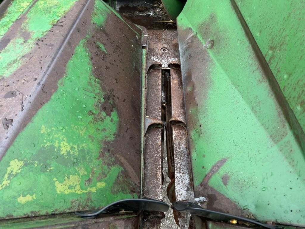  John Deere 443 Corn Head